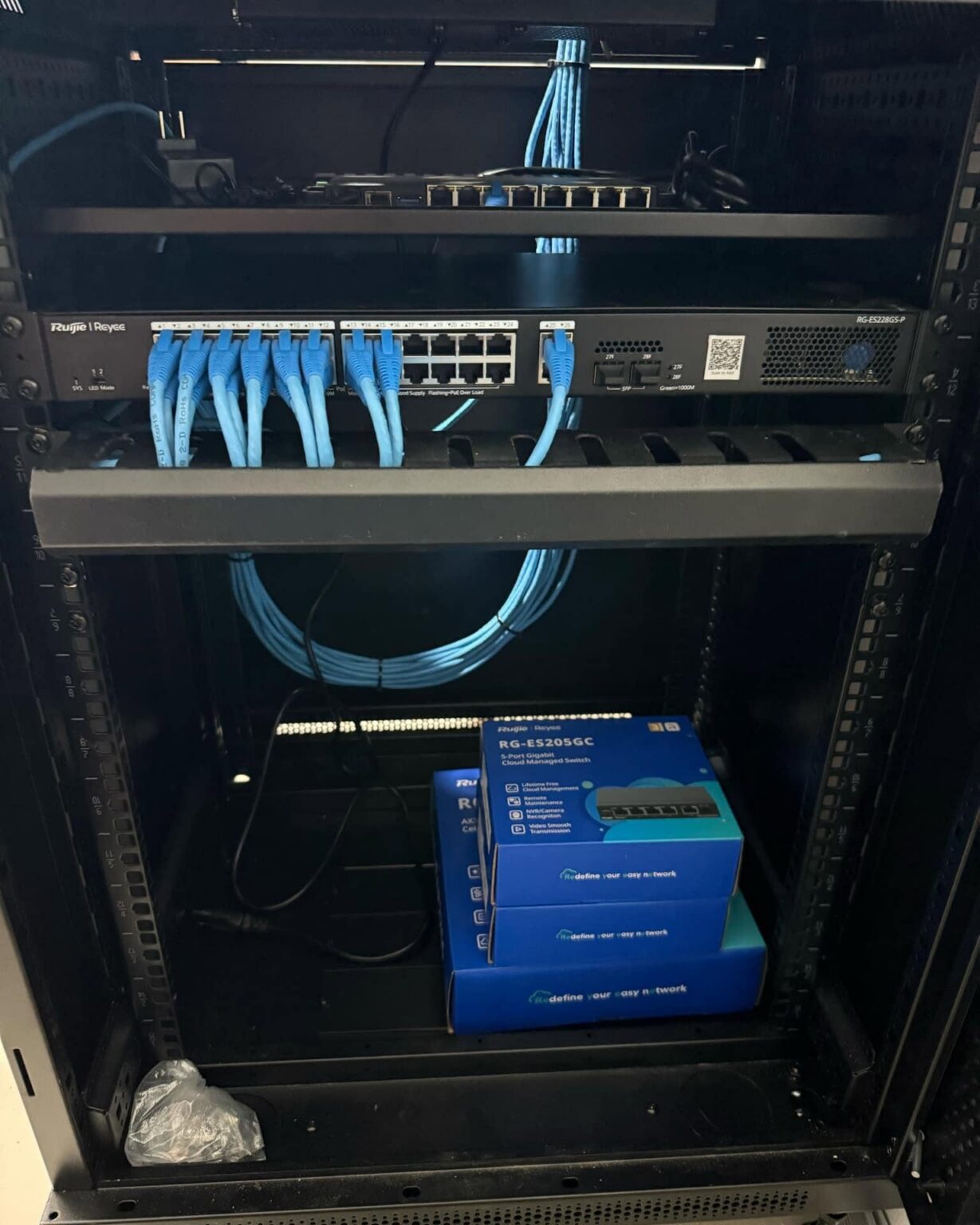 Wi-Fi 6 และ MikroTik Gateway บริษัทกระจกยักษ์ใหญ่ บางแสน 10