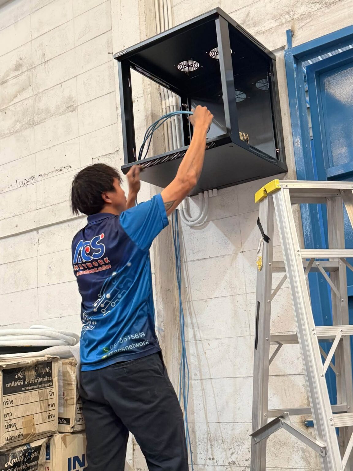 วางระบบ LAN, Wi-Fi และกล้องวงจรปิด โรงงานหลุยส์ผลิตภัณฑ์กาวเทป 1
