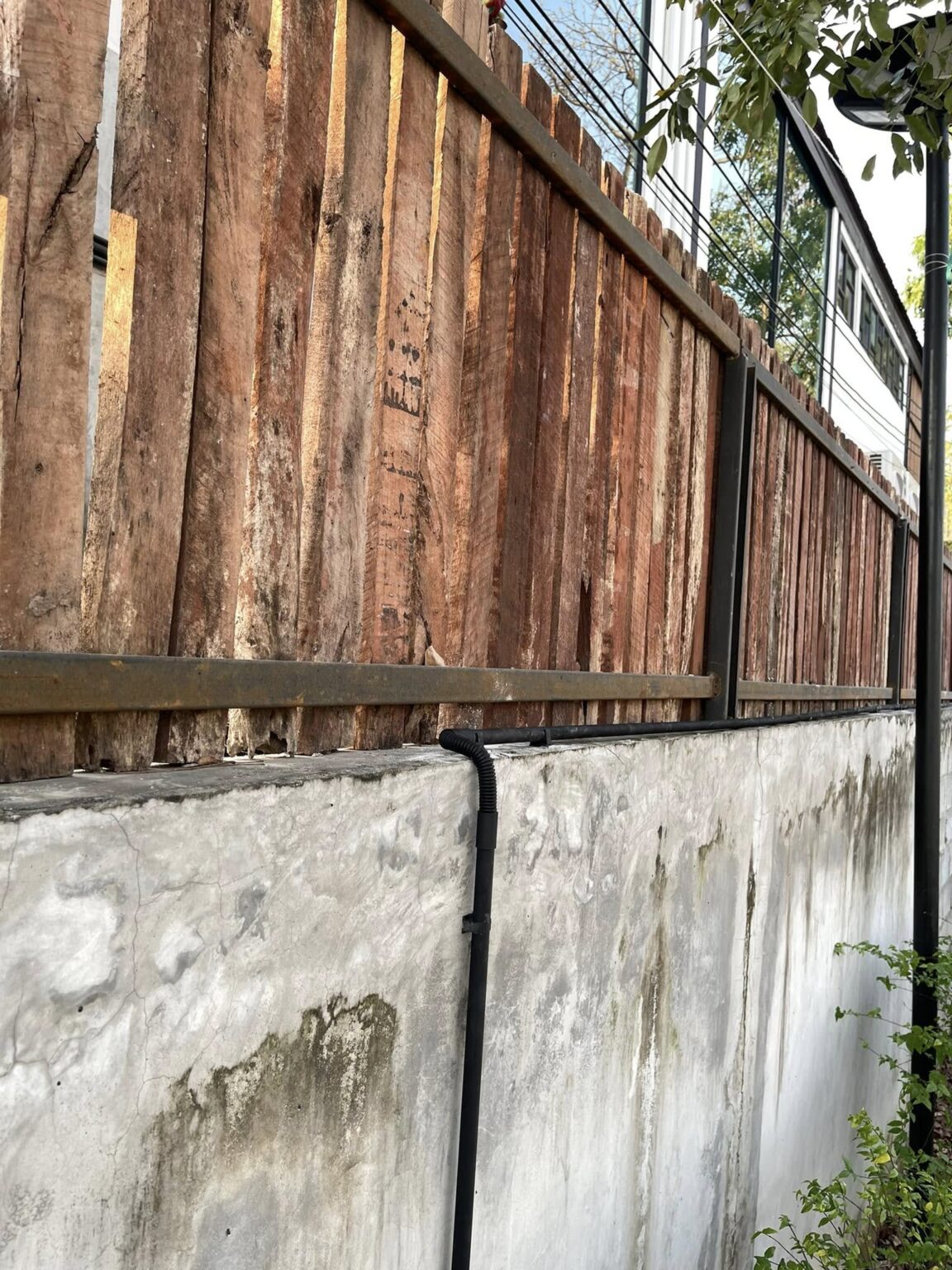 กล้องวงจรปิดลานจอดรถและลานจอดเฮลิคอปเตอร์ ร้านเจ๊พลอยธงฟ้า 8